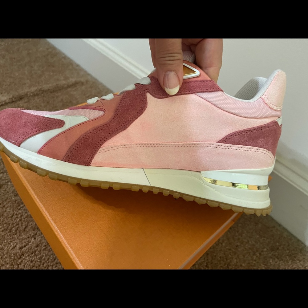 Louis Vuitton Runaway Sneaker in Pink - Picture 6 of 11